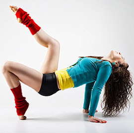Julia Herzigova dancing